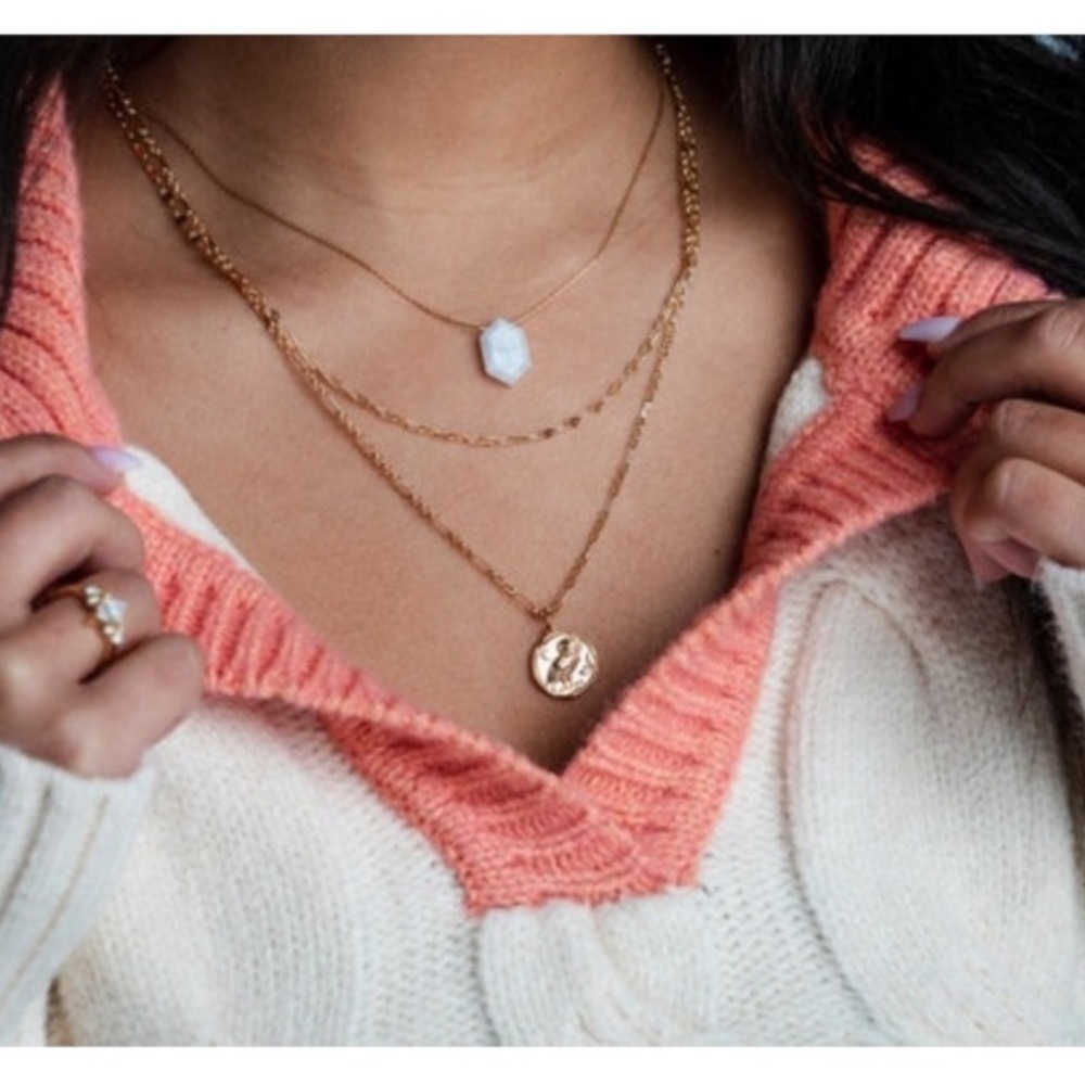 Iridescent Moonstone Gemstone Pendant Choker Necklace - Picture 4 of 8